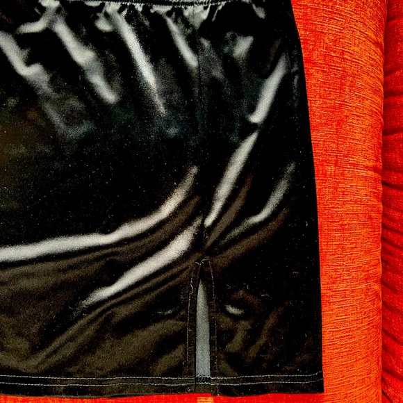 Skirt - Picture 2 of 3